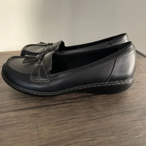 Clarks Ashland Bubble Loafer Black Leather Slip On Comfort Shoes Women’s 7.5 - Picture 3 of 8